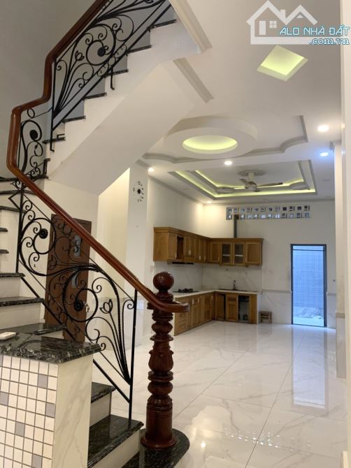 [HIẾM] Nhà mặt tiền 93m² Hiệp Bình Chánh – 4 tầng, Kinh doanh đỉnh – giá hời 9.4 tỷ
