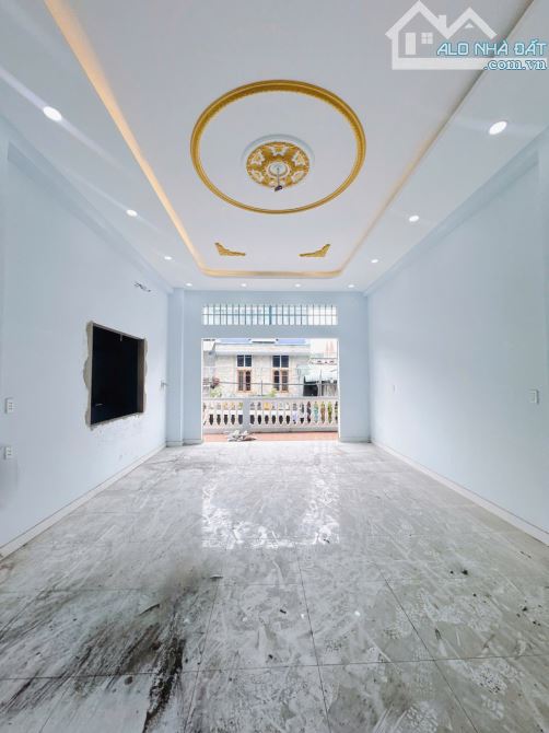 ⭐️⭐️⭐️ Nhà SHR Mặt tiền chợ Khiết Tâm 2 tầng 128m2, Vuông – Lê Thị Hoa TP.Thủ Đức