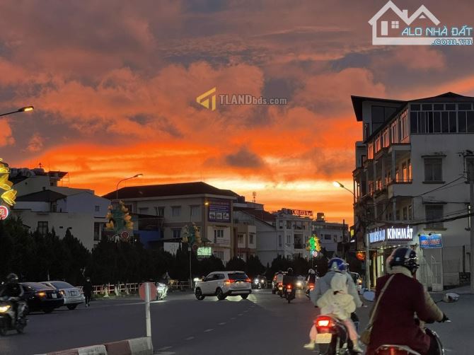 MẶT TIỀN KINH DOANH NGUYỄN VĂN CỪ 241M NGANG 9.2M GIÁ 70 TỶ