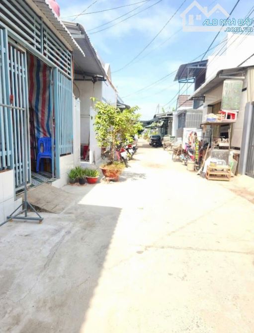 Quá Đường Cùng! Cần Bán Nhanh Căn nhà ở Thới Tam Thôn 9 Hóc Môn59m2 Sổ Hồng Riêng760tr