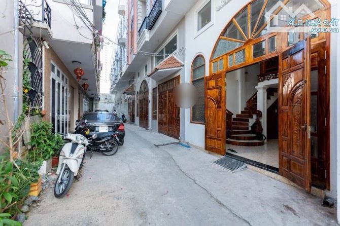 BÁN CẶP NHÀ 1 TRỆT 1 LỬNG 2 LẦU ĐẸP HẺM Ô TÔ VÕ THỊ SÁU