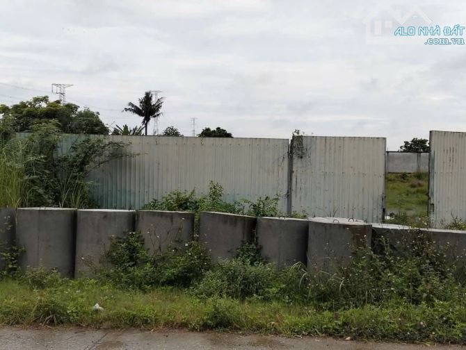 Bán 4837m2 có 400m2 thổ cư, Tân Bửu, Bến Lức, Long An, cách Nguyễn Hữu Trí 100m