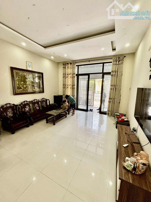 CẦN BÁN NHÀ NAM THỌ 5 GẦN BIỂN GẦN CHỢ ĐƯỜNG 5M5,NHÀ CÒN MỚI THOÁNG MAT