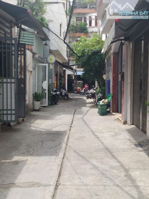 Bán nhà căn góc 2 mặt tiền Đ. Cộng Hòa P.13 Q. Tân Bình, chỉ nhỉnh 7 tỷ TL