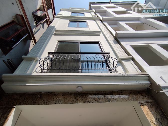 CHUYỂN CHỖ LÀM CẦN BÁN NHÀ 5T THANG MÁY ,Ô TÔ ĐẾN CỬA ,NHÀ XALA HÀ ĐÔNG GIÁ 7.4 TỶ