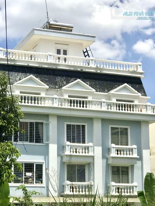 Bán BIỆT THỰ Mặt tiền đường 28 HIỆP BÌNH CHÁNH THỦ ĐỨC DT: 250m2 Giá 28.5 Tỷ