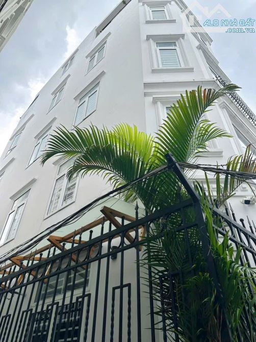 Hẻm Xe Hơi 6M , SỔ Vuông A4, NHÀ ĐẸP Ở NGAY
