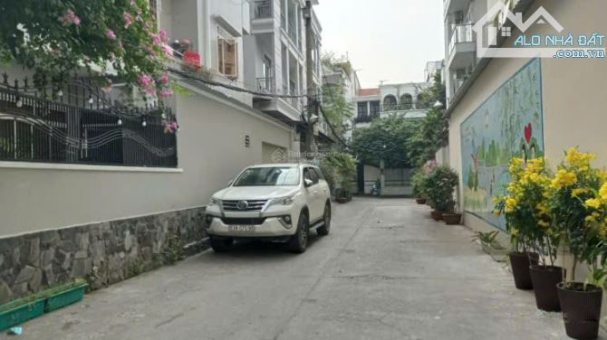 Top nhà xinh rẻ 8 x 20m 1 trệt 3 lầu Nguyễn Chí Thanh Q5 TP.HCM