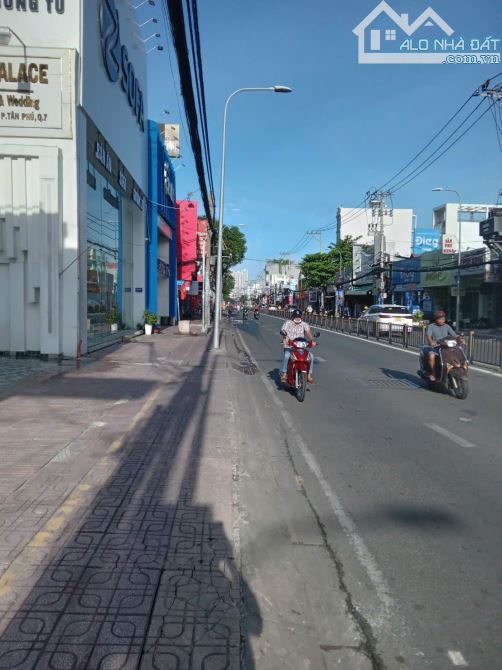 🔥 SIÊU VIP –VỊ TRÍ VÀNG MẶT TIỀN KINH DOANH ĐỈNH --TÂN PHÚ, QUẬN 7 -- NHÀ ĐẸP 4 TẦNG 60M2