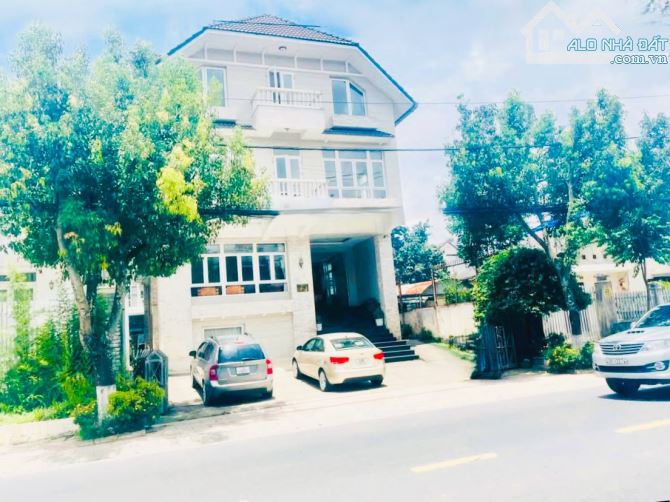 Khách sạn Mặt tiền đường Sương Nguyệt Ánh, Phường 9, Đà Lạt