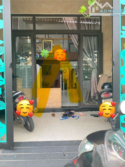 Bán nhà mới đẹp gác lững đúc 2 PN 2 WC 97m2 kiệt ô tô kẹp kiệt bên hông
