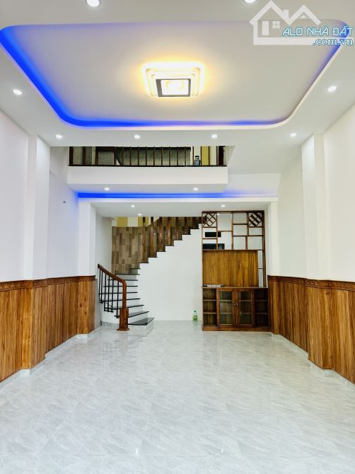 Bán nhà 4 tầng mặt tiền Phạm Thị Đào - Ghềnh Ráng - Tp Quy Nhơn - Bình Định