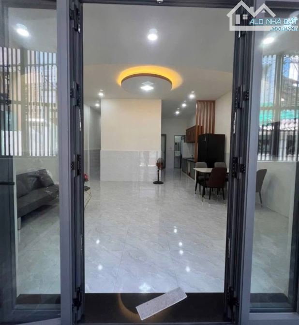 Bán nhà đẹp hẻm Hà Thanh phường nha trang gần chợ đầm