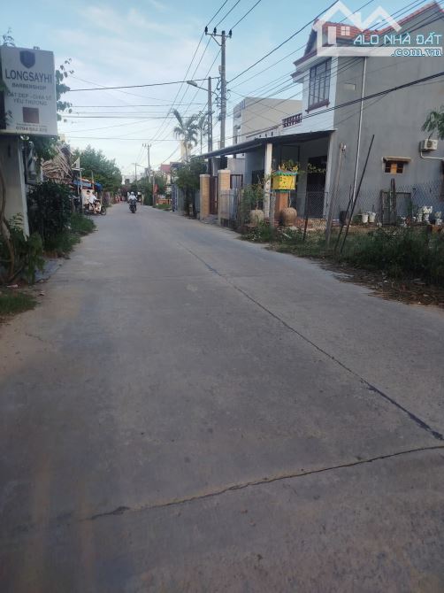 **BÁN NHÀ 2 TẦNG GẦN BIỂN CỬA ĐẠI - HỘI AN**  Giá chỉ: 4,49 tỷ VNĐ