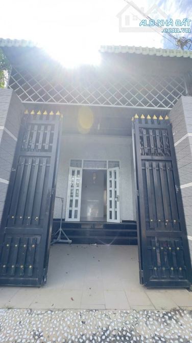 Bán nhà SR,TC, gần cây xăng 26, đường nhựa 6m thông, chỉ 2 tỷ 590