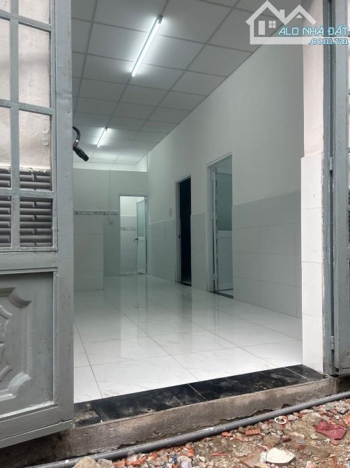 Bán nhà 2 MT Trần Văn Chẩm, 6.53x22 nở hậu 8m, giá 1 tỷ 300, SHR