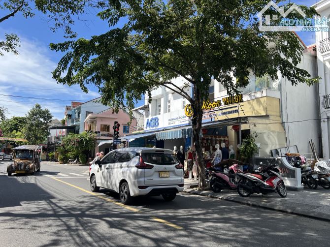 Bán nhà 2 tầng trung tâm phố cổ Hội An