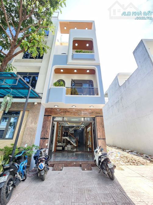 6,1Tỷ TL🔥Bán nhà 81m2 1Trệt 2 Lầu, full nội thất KDC Chợ 434, p.Bình Hòa, Tp.Thuận An