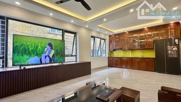 NHÀ MỚI 6 TẦNG LÔ GÓC – THẠCH BÀN – THANG MÁY – GARA Ô TÔ - 2