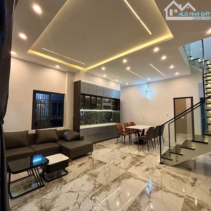 BÁN NHÀ 3 TẦNG 2 MẶT TIỀN  KIỆT HOÀNG VĂN THÁI,LIÊN CHIỂU ,ĐÀ NẴNG