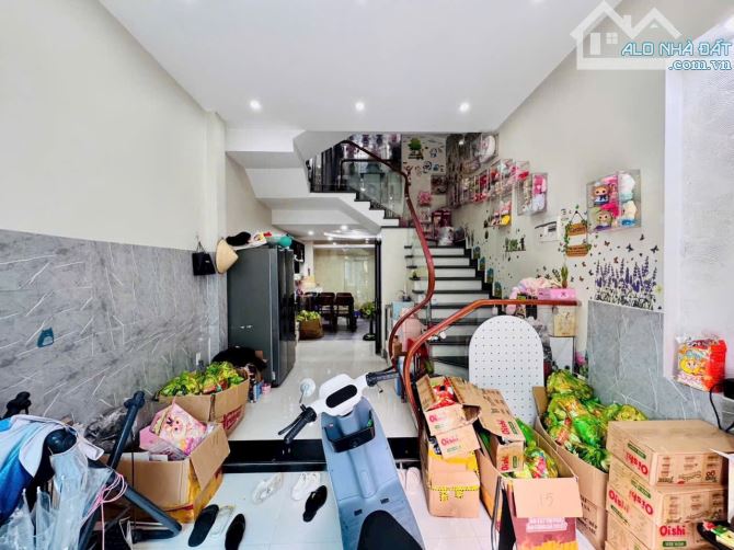 Bán nhà Trại Lẻ 46m 4 tầng giá 3 tỷ 850 ô tô ra vào