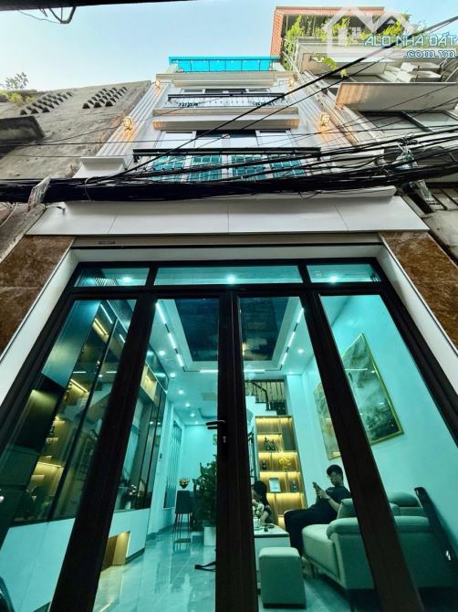 “Đống Đa — Gần CV Thống Nhất, ĐH Bách/Kinh/Xây — 38m² x 4T, Sổ đỏ, Giá 11.8 tỷ”