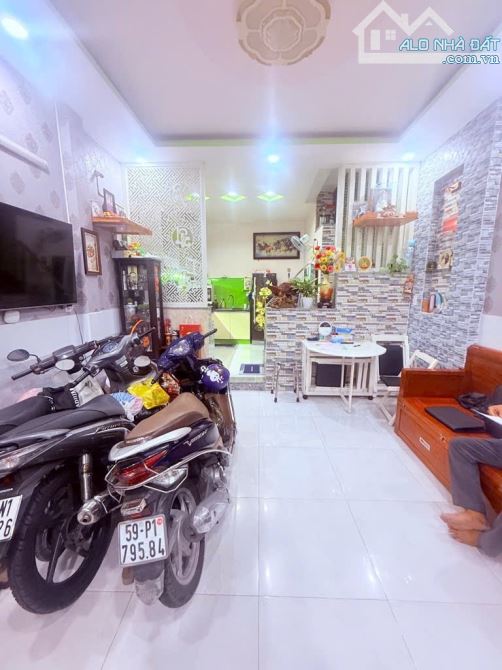 NGUYỄN SƠN, TÂN PHÚ, DTs 56M2, 2 TẦNG ĐÚC, TÂN PHÚ GIÁP TÂN BÌNH,