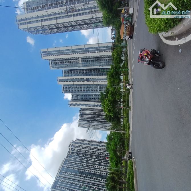 🏠BÁN NHÀ TIỆN XÂY BIỆT THỰ + CHDV CAO CẤP - NGANG LỚN NỞ HẬU 12M - CHỈ 70 TR/M2 - Q7