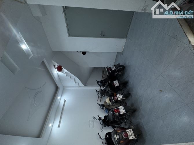 50m2 , 8 phòng , Dòng Tiền Gần 400m/năm Lõi Hai Bà , Đầy Đủ PCCC , Ngõ Nông Rộng ,