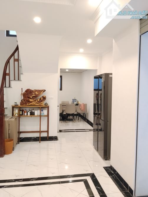 Sài Đồng nhà ĐẸP 6 tầng 2 thoáng ngõ rộng nhỉnh 6tỷ