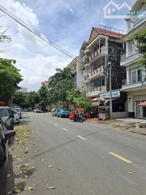 CHỦ BÁN ĐẤT + KHO XƯỞNG MẶT TIỀN TÊN LỬA ĐỐI DIỆN AEON BÌNH TÂN  100M2 CHỈ 13 TỶ Tl
