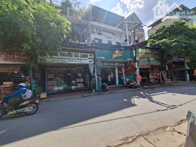 ĐẤT CỔ NHUẾ – NGÕ THÔNG Ô TÔ – XÂY CHDV HÁI RA TIỀN   • Vị trí vàng: Cách 20m ra mặt đường