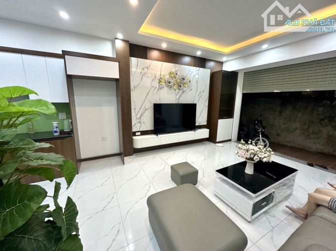 Cần bán căn nhà Vĩnh Khang Ngọc Hồi lô góc 4 tầng hơn 5 tỷ