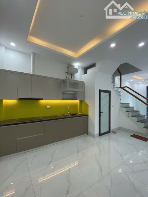 QUANG TRUG HÀ ĐÔNG 43M NHỈNH 6 TỶ _CÁCH BẾN XE YÊN NGHĨA 200M_NGÕ 3 GÁC LƯỢN