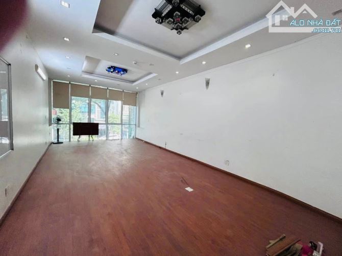 Mặt phố Trần Nguyên đán kĐT định công dt107m 5 tầng mt5m giá 34 tỷ siêu hiếm