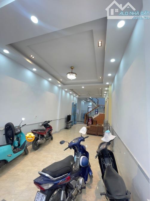 GẤP CC CẦN BÁN NHANH – NHÀ 3 TẦNG BTCT - Ô TÔ NGỦ TRONG NHÀ  NGAY LIÊN KHU 4-5 - KDC VL