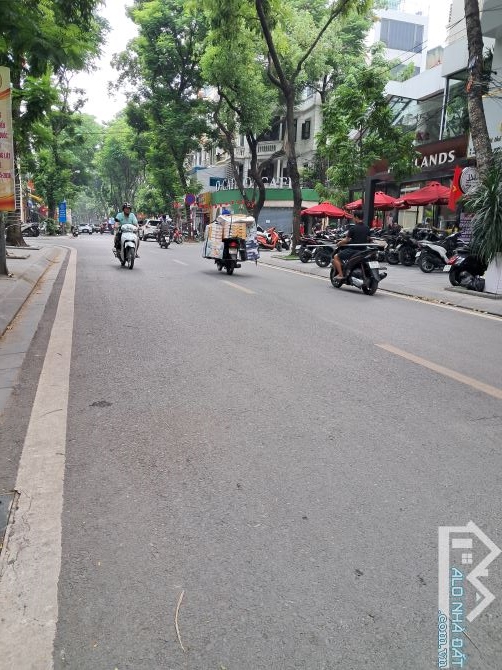 Bán  nhà  kđt định công 104m2  4 tầng  vĩa hè đá bóng cạnh công an phường sổ phân lô  34 t