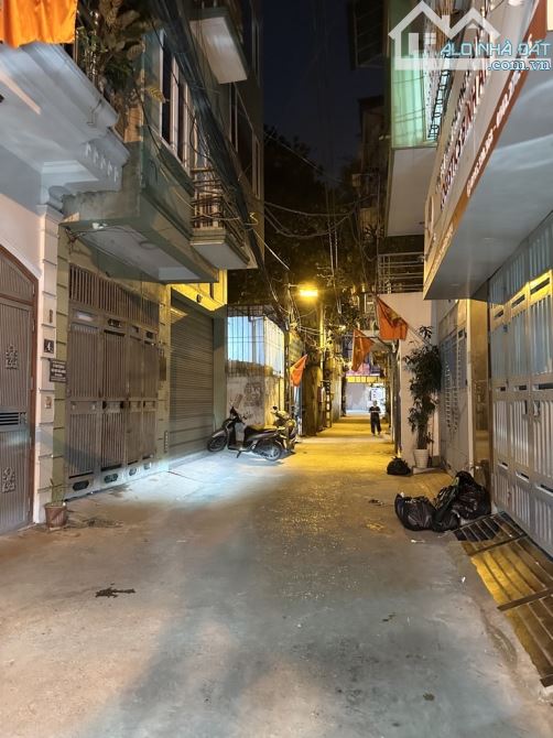 Bán nhà phố Định Công 50m*5 Tầng,oto đỗ vào nhà,kinh doanh ,giá nhỉnh 15 Tỷ