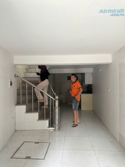 ❌🆘sốc sốc giá, chưa tới 5 tỷ, ô tô đỗ cửa, kd, 4 tầng, công năng đủ