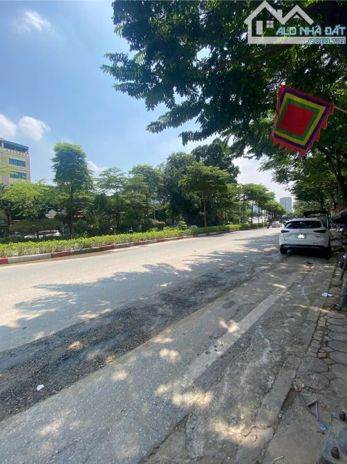 BÁN NHÀ VÕ CHÍ CÔNG-VỊ TRÍ ĐẸP-DI CHUYỂN THUẬN TIỆN-TIỆN ÍCH CAO-AN SINH ĐỈNH-SỔ NỞ HẬU