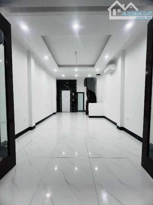 BÁN NHÀ MỸ ĐÌNH – NỘI THẤT LONG LANH – Ô TÔ ĐỖ CỬA – GIÁ NHỈNH 7 TỶ