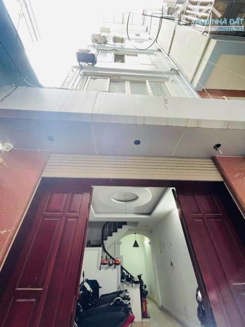 Nhà dòng tiền Pháo Đài Láng - doanh thu cao - khu vực đông dân - ngõ thoáng
