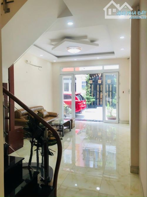 NHÀ 4 TẦNG ĐẸP VÀO Ở NGAY CHỈ 6.3TỶ NGAY DƯƠNG ĐÌNH HỘI, KHU CÔNG NGHỆ CAO Q9