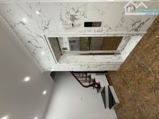 BÁN NHÀ MINH KHAI – HAI BÀ TRƯNG – PHÂN LÔ DÂN XÂY – 47M² – 5 TẦNG – THANG MÁY