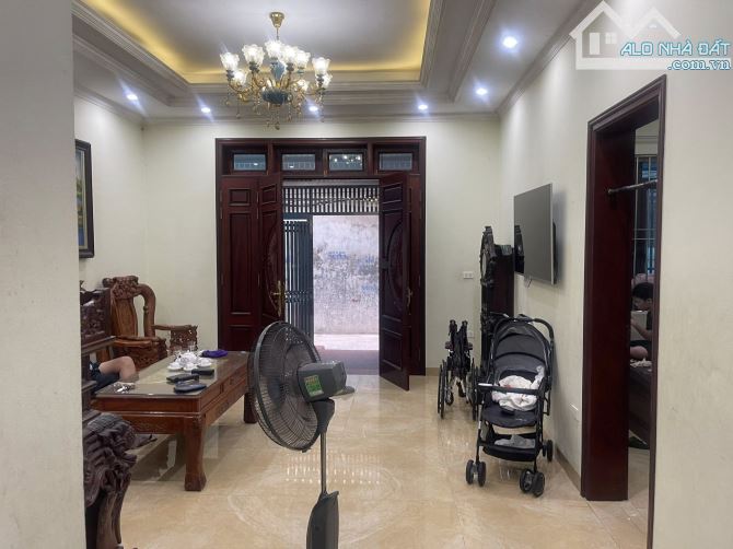 BÁN NHÀ 2 MẶT TIỀN MẶT ĐƯỜG HÀNG XOÀI YÊN VIÊN_PHÙ ĐỔNG_115M2 MT4.3_SẴN 2T Ở.KD.CHO THUÊ