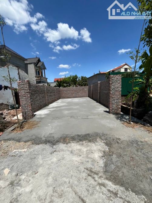 Cần bán nhanh trong tuần lô đất 50 m 😢 chúc sơnphường Chương Mỹ đường ôtô thông