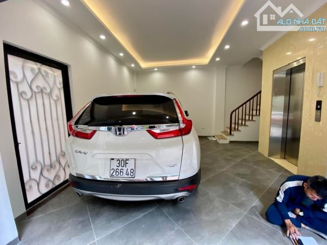 Nhà cực đẹp 42m2x7T thang máy. Đầy đủ nội thất, ô tô vào nhà phố Võ Chí Công, Phú Thượng.