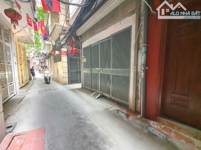 Bán nhà phố Hạ Đình, Thanh Xuân, nhà đẹp ở luôn, ngõ thông, gần phố