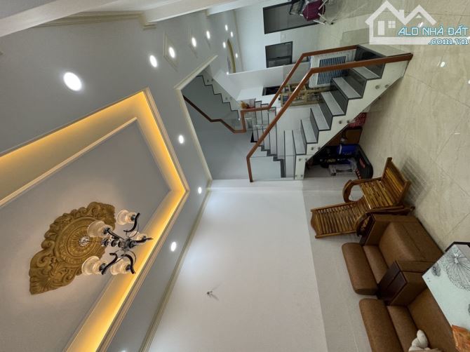 BÁN NHÀ QUẬN 6, HẬU GIANG, NGANG 5,4M X 10M X 2 TẦNG, CHỈ NHỈNH 4 TỶ TL