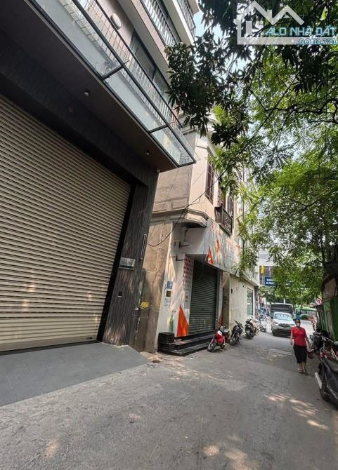 Bán nhà Minh Khai quận Hai Bà Trưng 129m2 MT8m-3 Tầng Chắc Chắn,Ngõ Ô Tô Gần Phố